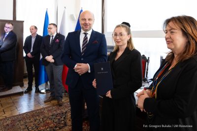 zdjęcie z rozdania promes na realizację program&oacute;w społecznych, fot. Grzegorz Bukała, Urząd Miasta Rzeszowa